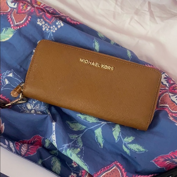 Michael Kors Handbags - Michael Kors Wallet